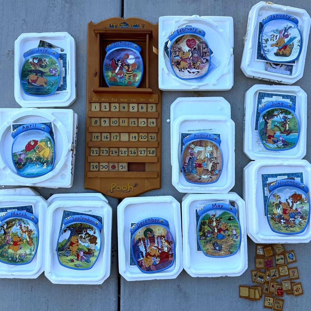 Winnie The Pooh Bradford Exchange Whole Year Perpetual Wall Calendar Plates Cert